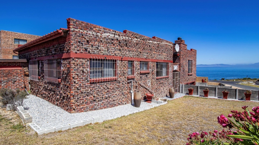 4 Bedroom Property for Sale in De Kelders Western Cape